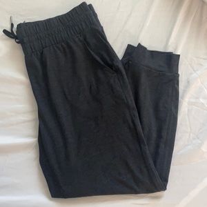 Active Life Cropped Sweatpants Size XL